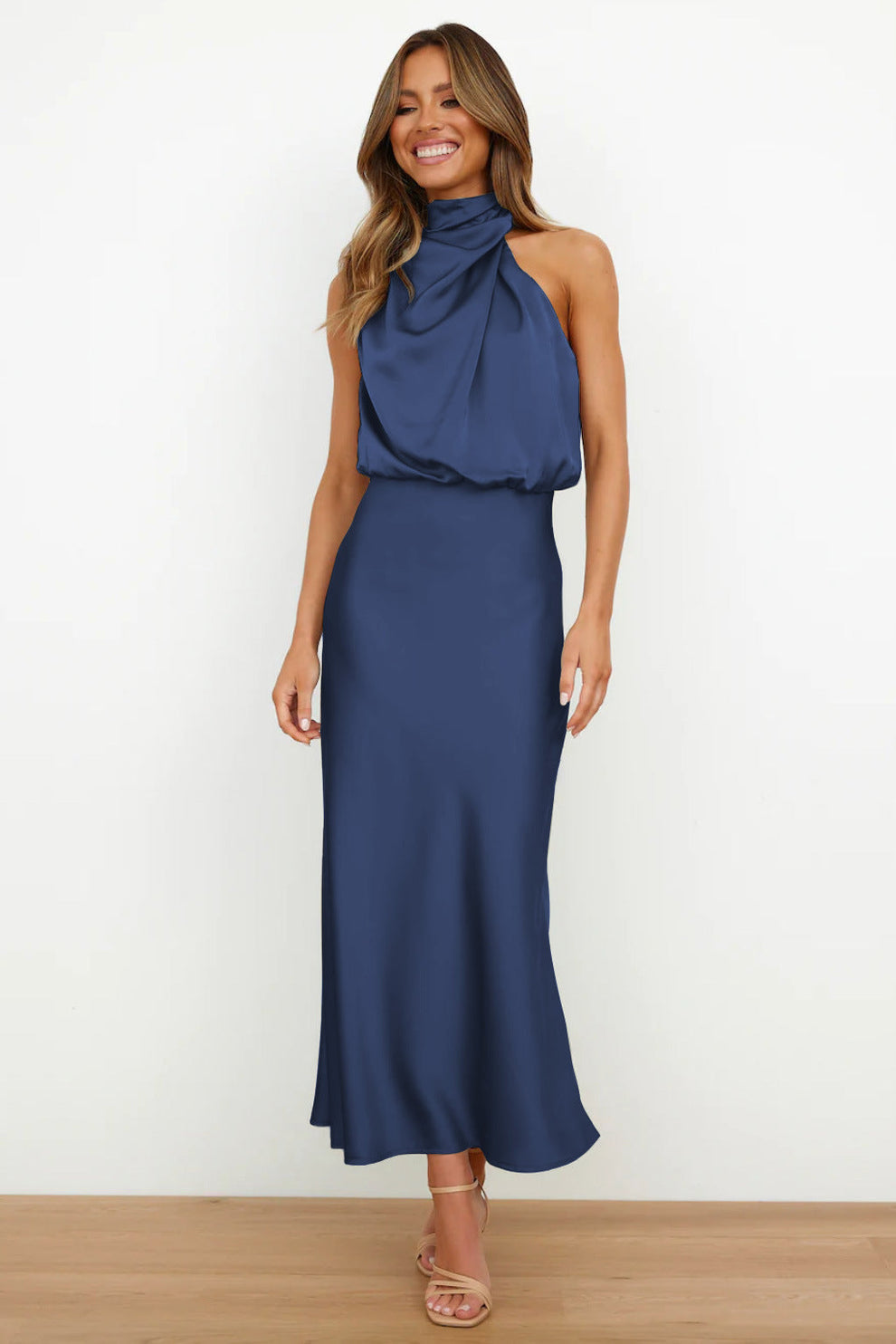 Violet | Elegant long dress with an asymmetrical neckline and refined design