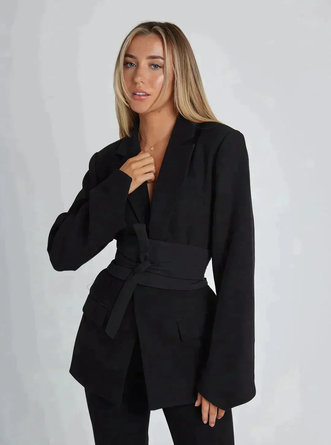 Virginia| Helmine ��������� Elegant blazer with belt accents for women