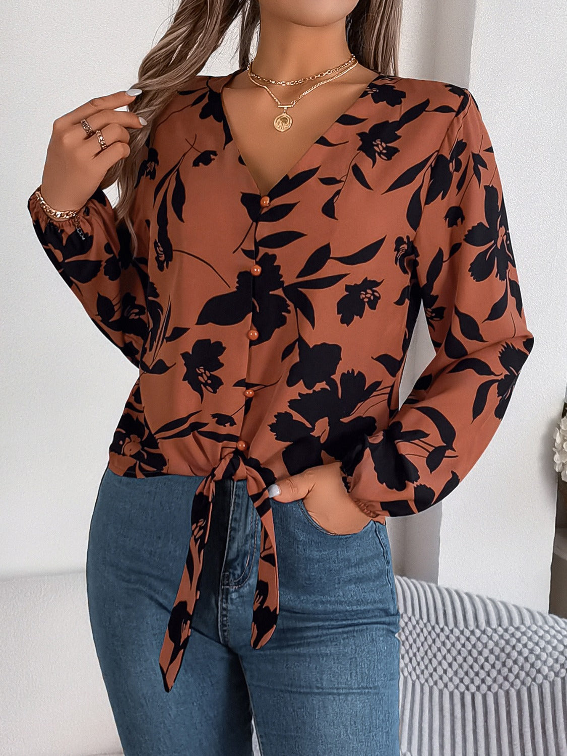 Wanda | Elegant Printed Blouse With A V-Neck And Long Sleeves