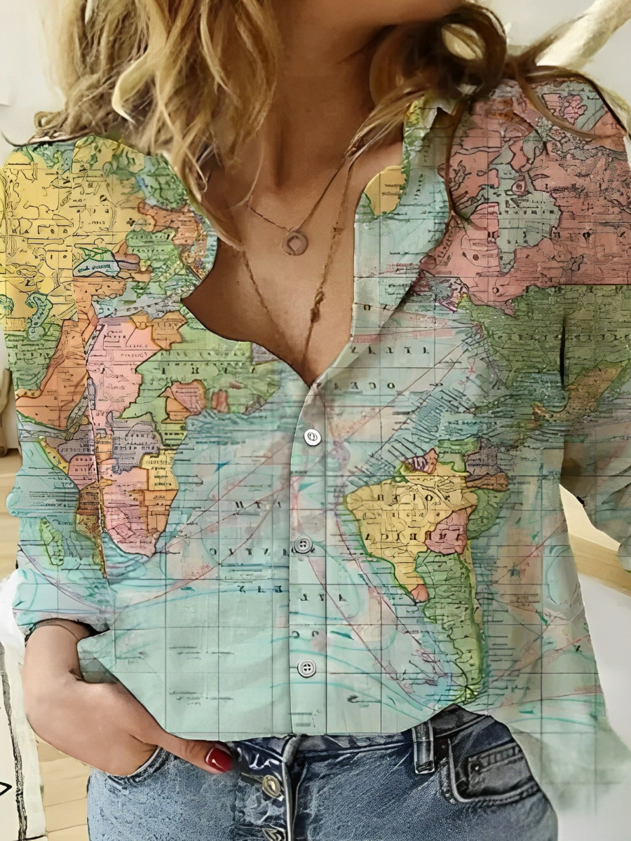 Tiana | Shirt With A Printed World Map