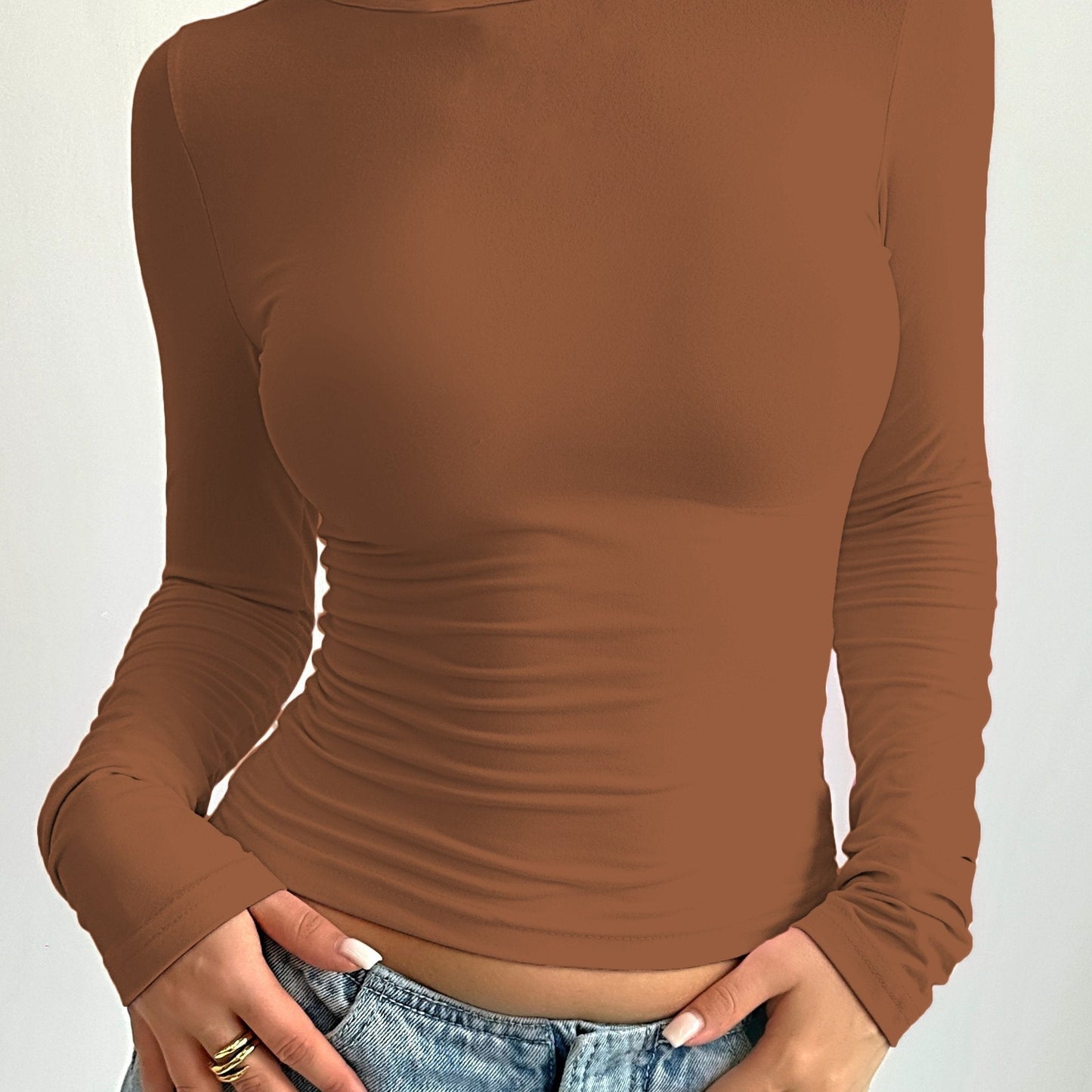 Tess | Round neck and flexible fit