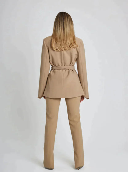 Virginia| Helmine ��������� Elegant blazer with belt accents for women