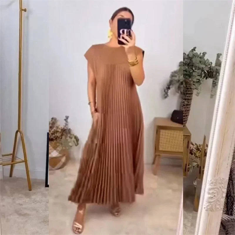 Winnie | Elegant Pleated Maxi Dress