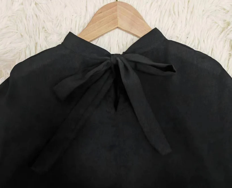 Trinidad | Black Timeless Short Sleeve Top