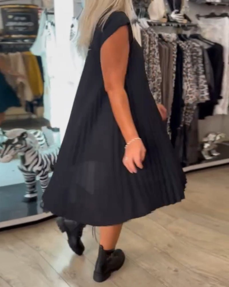 Tilda | Stylish Pleated Dress