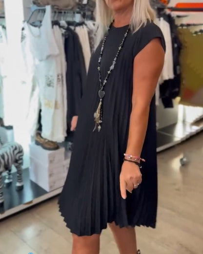 Tilda | Stylish Pleated Dress