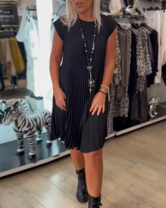 Tilda | Stylish Pleated Dress