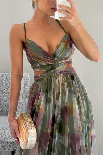 Acacia | Elegant Maxi Dress In An Elegant Floral Print